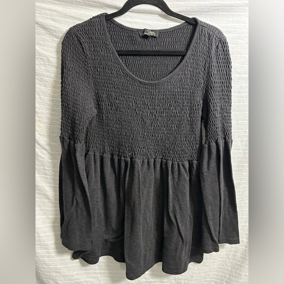 Suzanne Betro Gray Weekend Blouse Top Women’s Crochet Flared Long Sleeve Size M - Picture 1 of 5